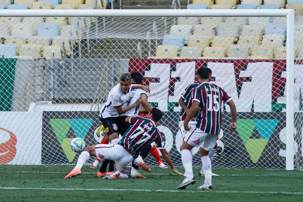 Corinthians e Fluminense tem possibilidades distintas no Brasileirão