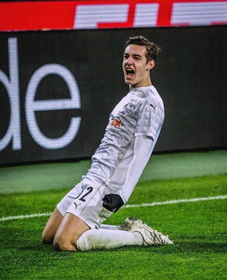 Milan entrará na disputa por Florian Neuhaus