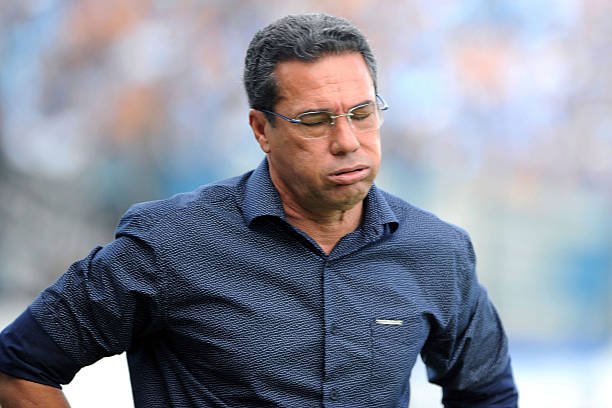 Vasco tem missão dura contra adversário com chance de título