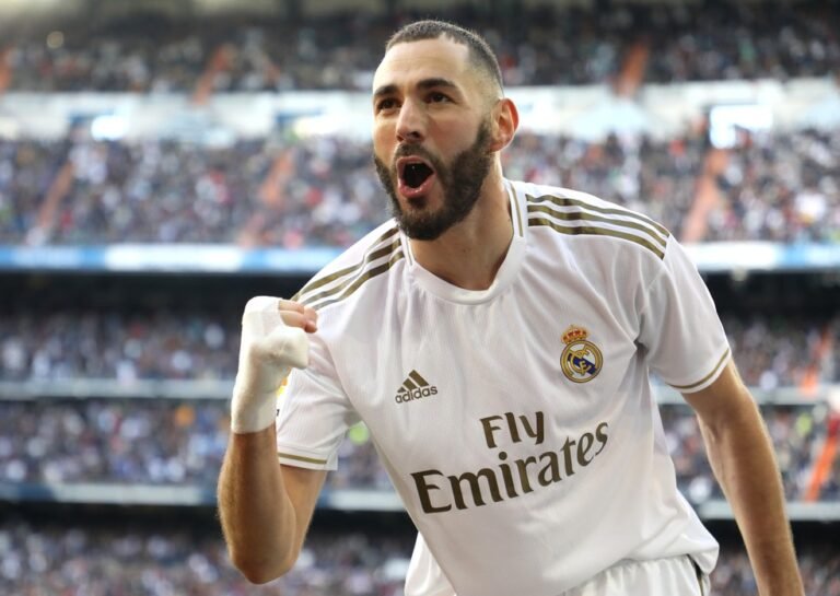 Benzema prepara sua saída do Real Madrid