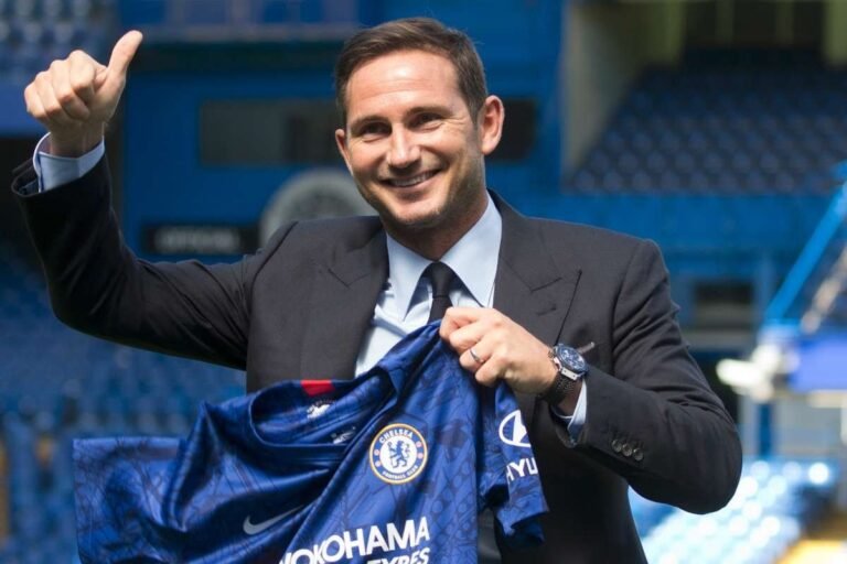 O Chelsea tem três treinadores na lista para substituir Frank Lampard