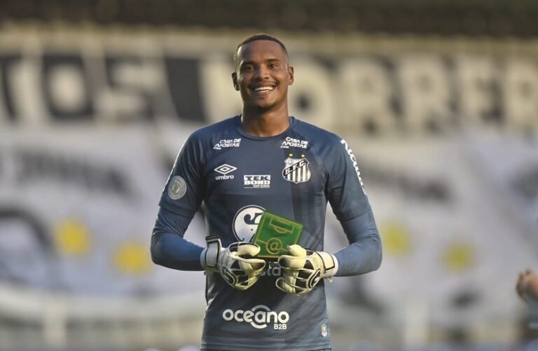 Dois novos testes positivos para Covid-19 no Santos; dupla ficou na Argentina
