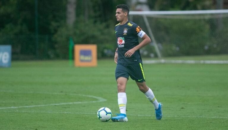 Conheça Kaiky Fernandes, zagueiro promessa da base do Santos