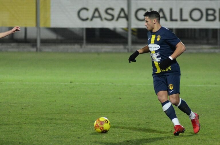 Murilo Mendes comemora estreia com vitória na Itália