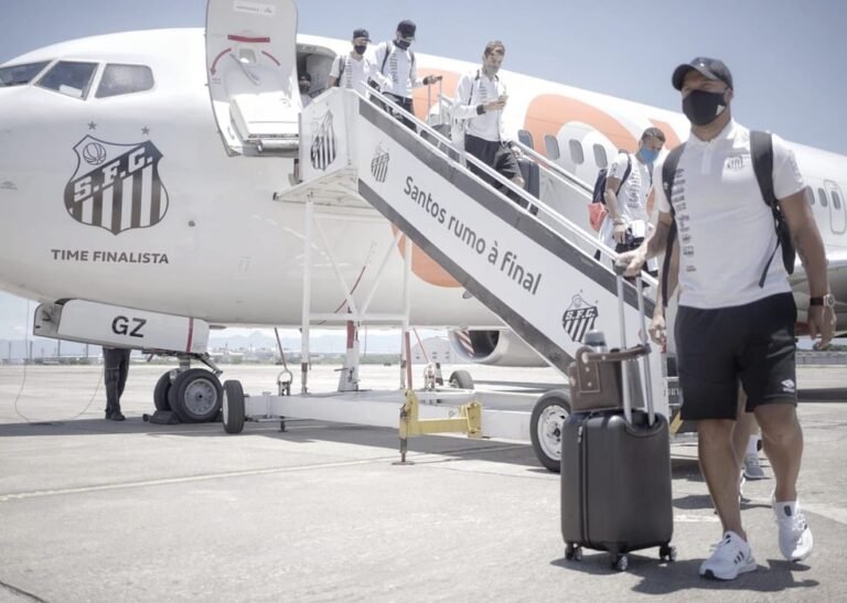 Santos chega no Rio de Janeiro e terá atividades no CT do Fluminense