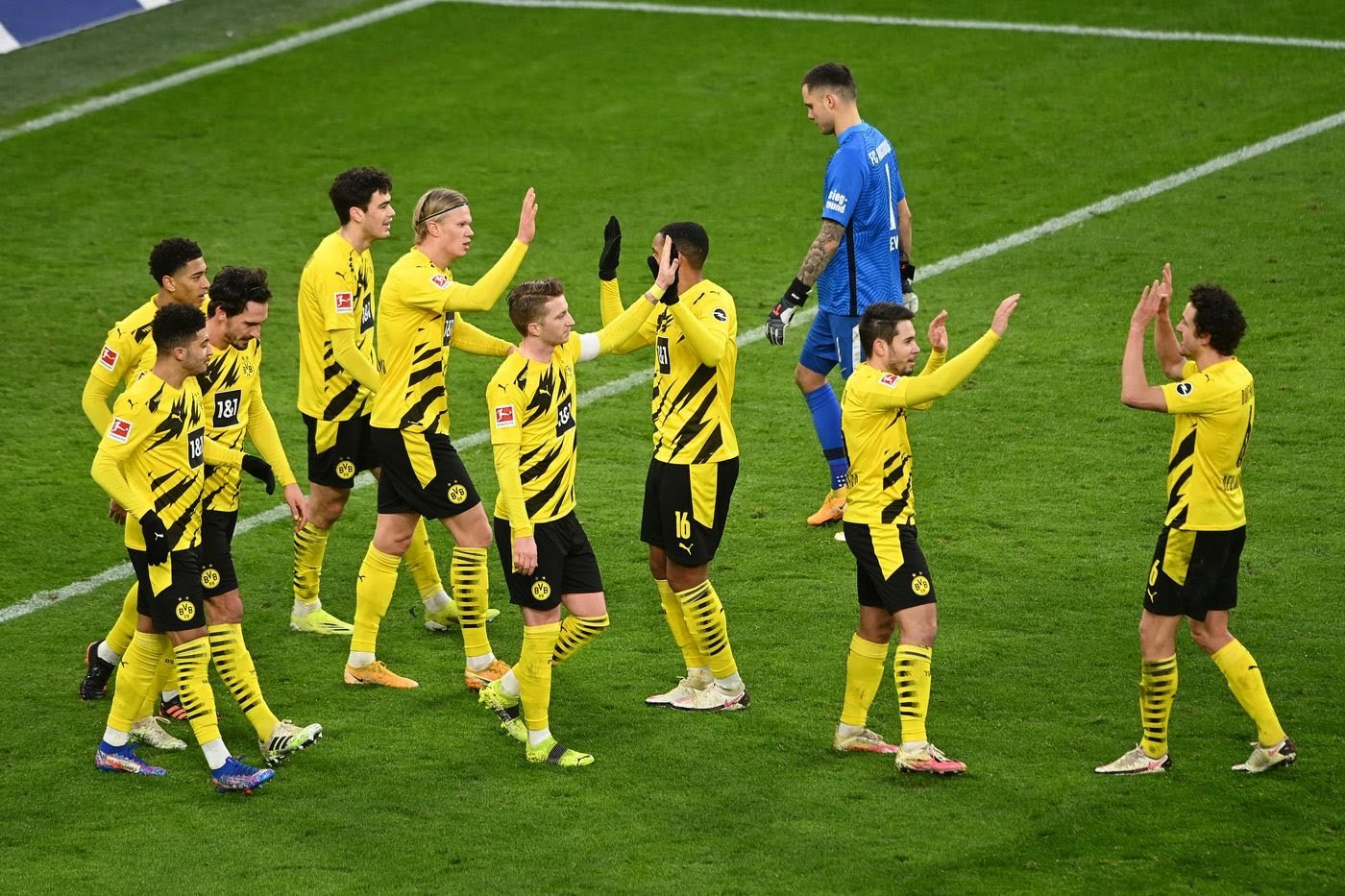 Borussia Dortmund monitora dois atacantes holandeses