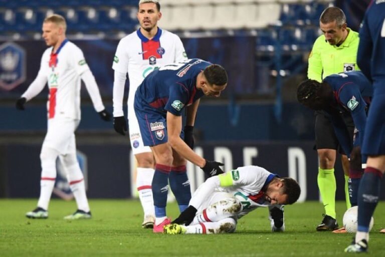 Neymar sai de campo lesionado e preocupa a 6 dias de PSG x Barcelona