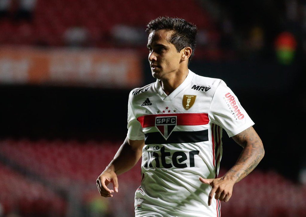Everton Felipe volta ao São Paulo e já treina no CT da Barra Funda