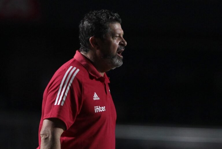 Esquema 3-5-2 é aprovado e pode ser usado por Crespo no São Paulo