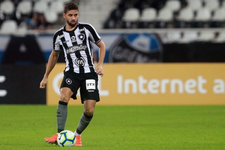 Botafogo tenta a contratação de Gabriel, do Atlético-MG; Galo está aberto a negociar