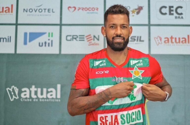 Everton Heleno assina com a Portuguesa-RJ esperando bom desempenho em 2021