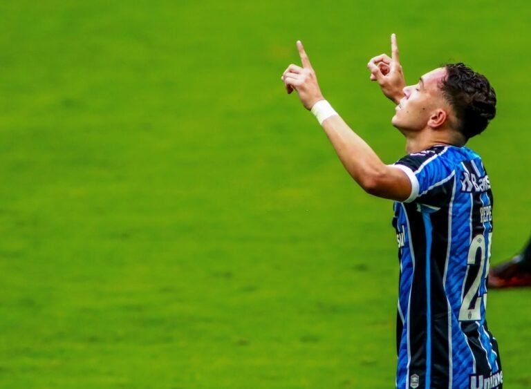 Pepê já assinou contrato com o Porto