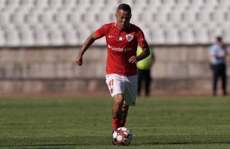 Santa Clara e Patrick rescindem contrato
