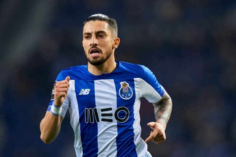 Alex Telles aconselhou Pepê a escolher o Porto