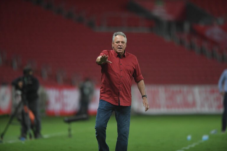 Na última dança, um tropeço