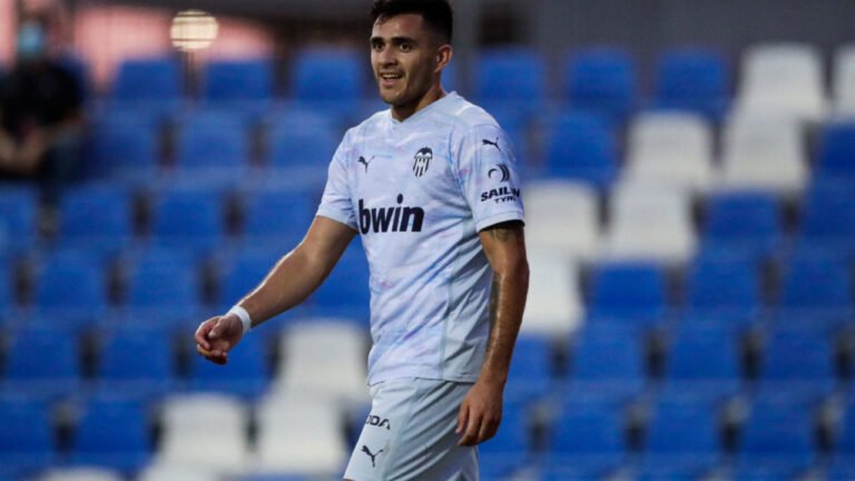 Atletico de Madrid busca contratação de atacante uruguaio