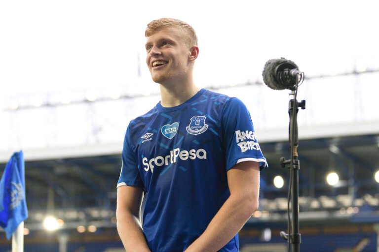 Jarrad Branthwaite, o novo objetivo do Manchester United