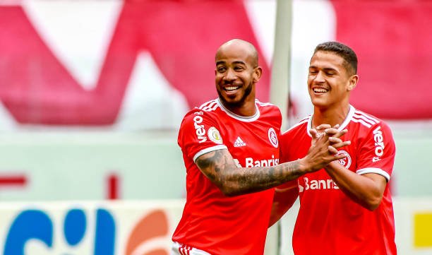 Inter quebra invencibilidade do Bragantino e se firma na liderança