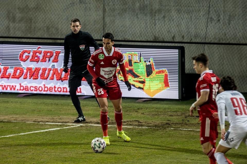 Matheus Leoni fala sobre invencibilidade na Bulgária, adaptação na Hungria e a polivalência atuando na Europa