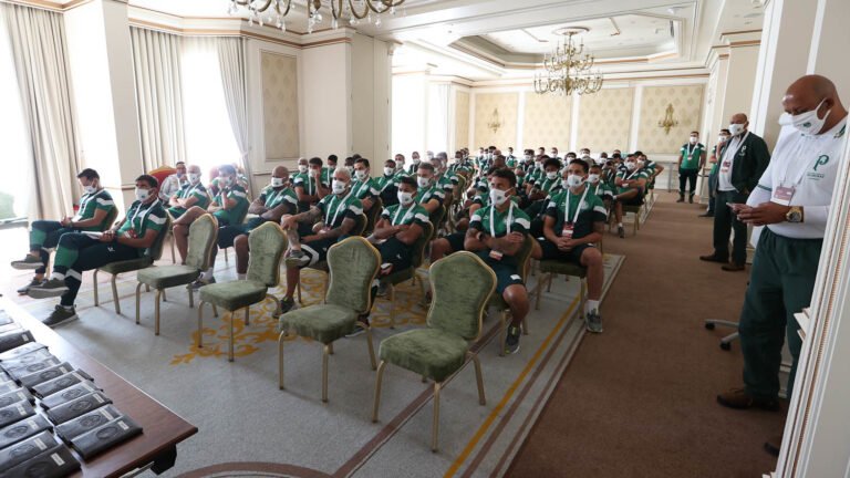 Testados e negativados de Covid-19, jogadores do Palmeiras continuam preparação