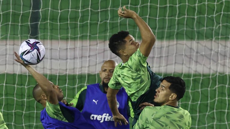 Rúgbi adaptado é o primeiro treino do Palmeiras em Doha, no Catar