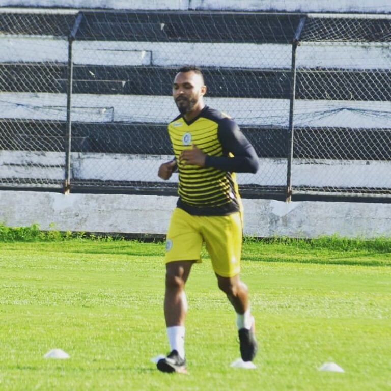 Zagueiro Martony comenta primeira vitória do ASA no ano e celebra solidez defensiva