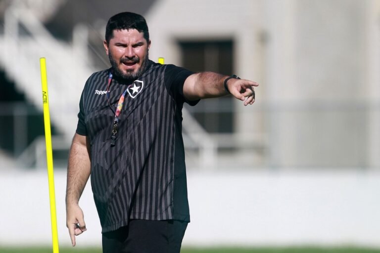 Botafogo anuncia demissões de Eduardo Barroca e Túlio Lustosa