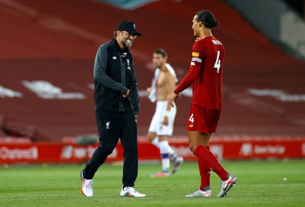 Jürgen Klopp fala sobre o retorno de Van Dijk: “Não quero dizer que é impossível, mas é improvável”