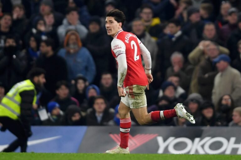 PSG reativa interesse em Héctor Bellerín