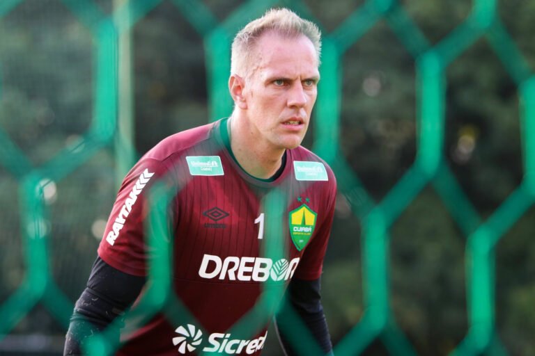 Titular do Cuiabá, João Carlos espera grupo focado para a nova temporada