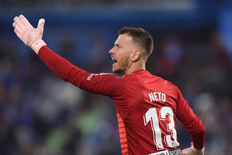 Barcelona define o preço de Neto