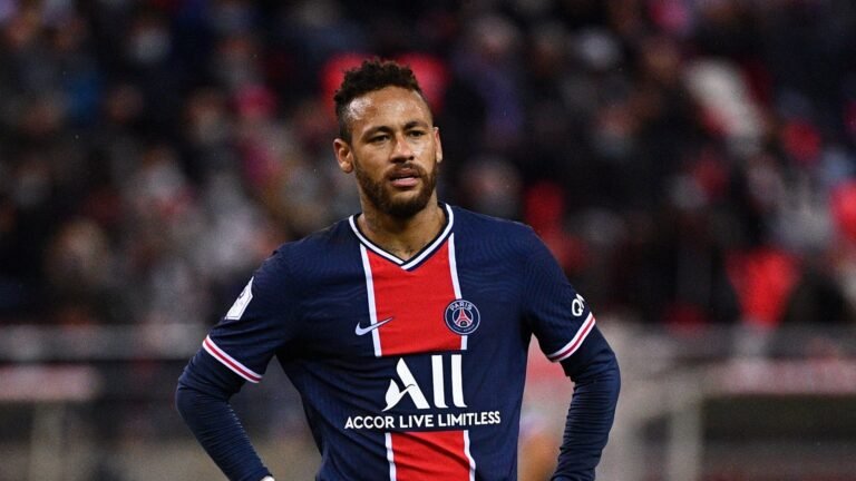 PSG encaminha renovação com Neymar até 2026