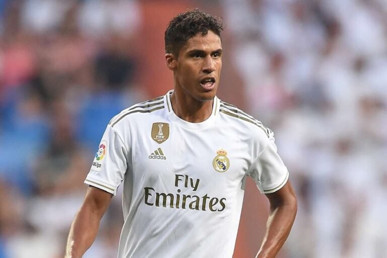 Chelsea entra na briga por Varane