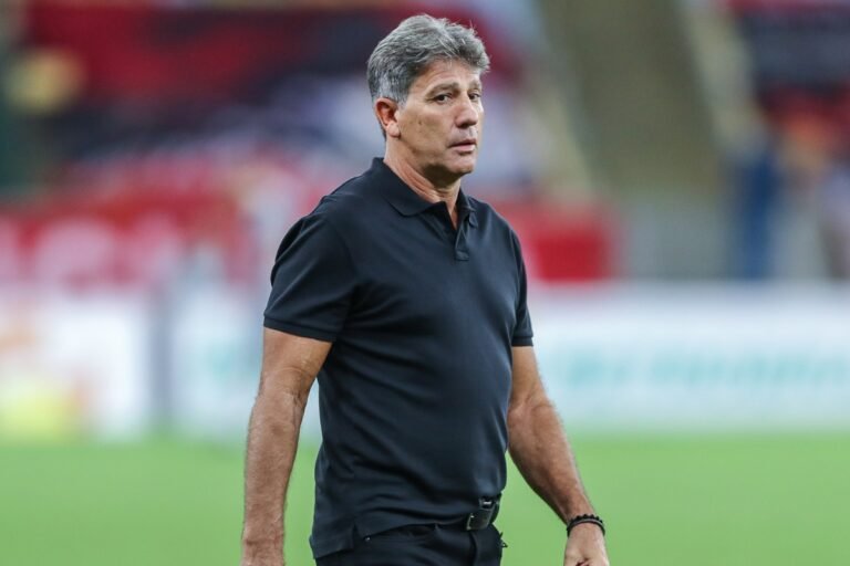 Com vários times interessados, Renato Gaúcho mantém foco em final