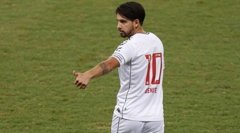 São Paulo confirma interesse no meia Benítez