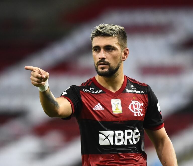 Flamengo negocia renovação de contratos de Arrascaeta e Gerson