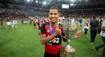 Sem Rafinha, Flamengo decide manter João Lucas e prepara renovação de contrato do jogador