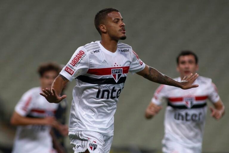 Diego Costa, zagueiro do São Paulo, testa positivo para Covid-19