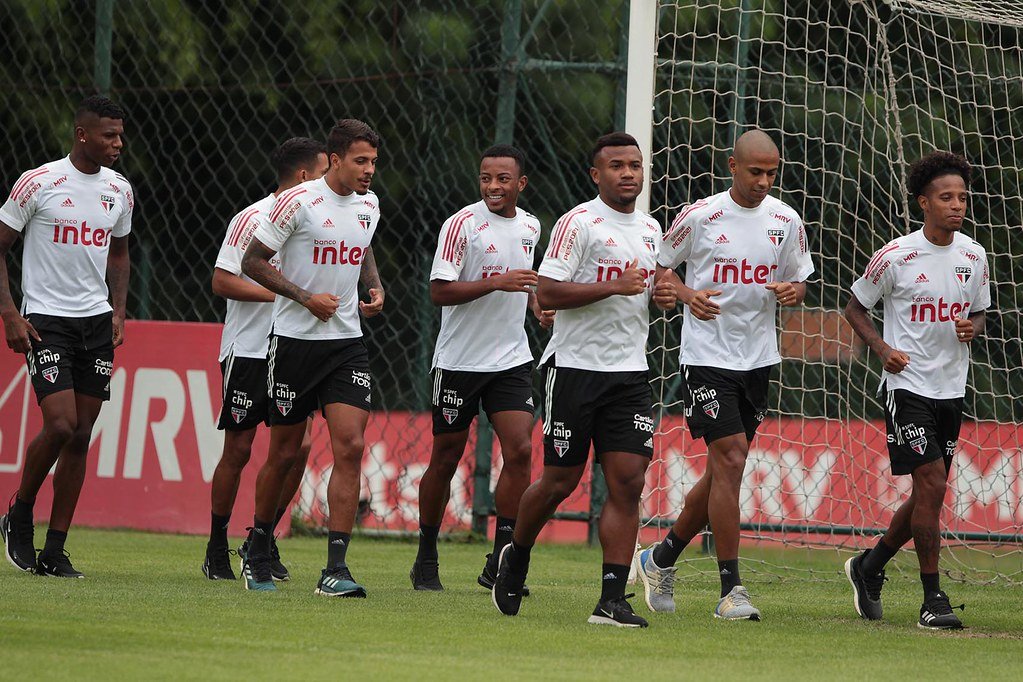 Escalação São Paulo: Igor Gomes não joga mas Luan e Rojas ficam a disposição