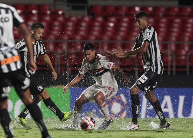 Rodrigo Nestor tem contrato com o São Paulo até novembro de 2021