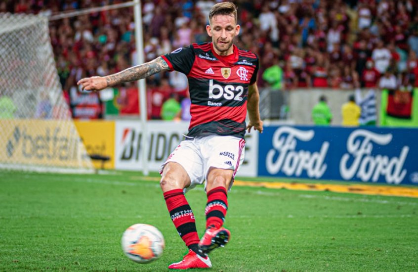 Cobiçado por clube europeu, Léo Pereira continua nos planos do Flamengo