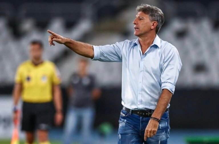 Grêmio anuncia renovação de Renato Portaluppi