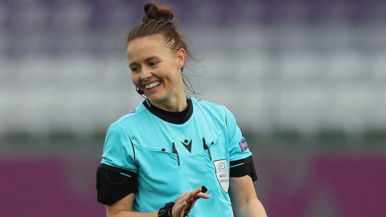 Rebecca Welch fará história na próxima segunda-feira