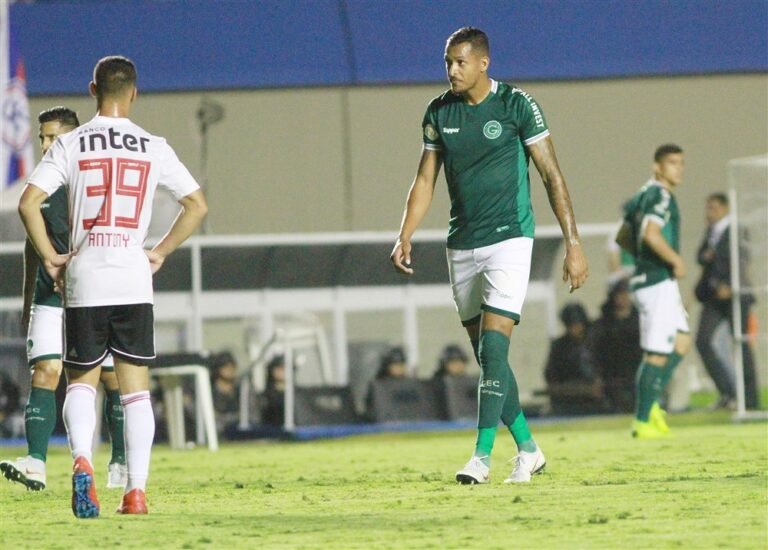 Fluminense tenta zagueiro David Duarte, mas pedida do Goiás afasta acerto