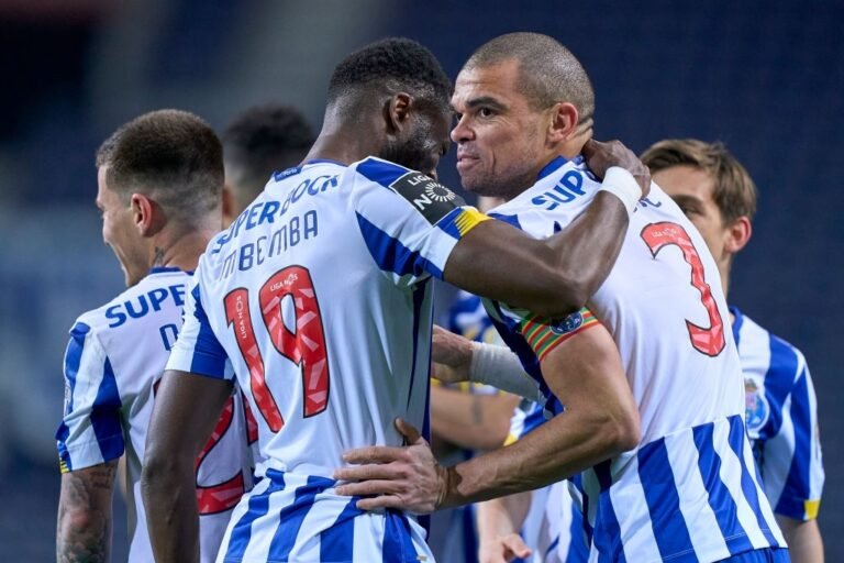 Apenas um time das quartas da Champions terminou a fase de grupos em segundo lugar