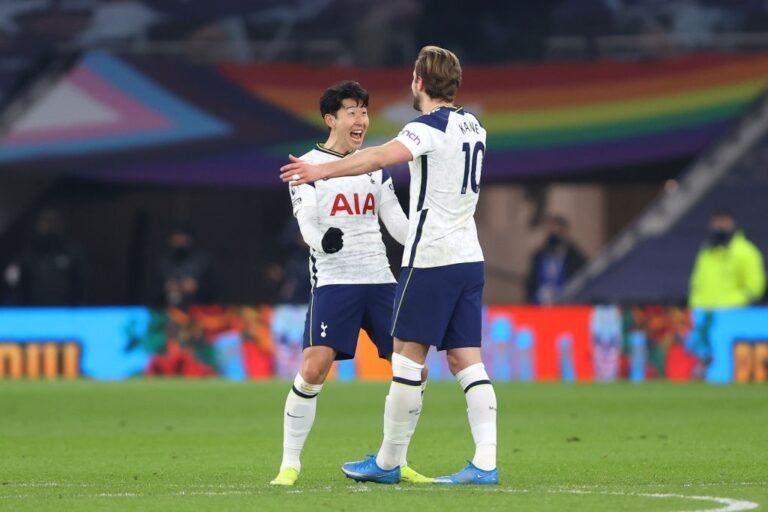 Peter Crouch: “Son e Kane merecem jogar em outro nível”