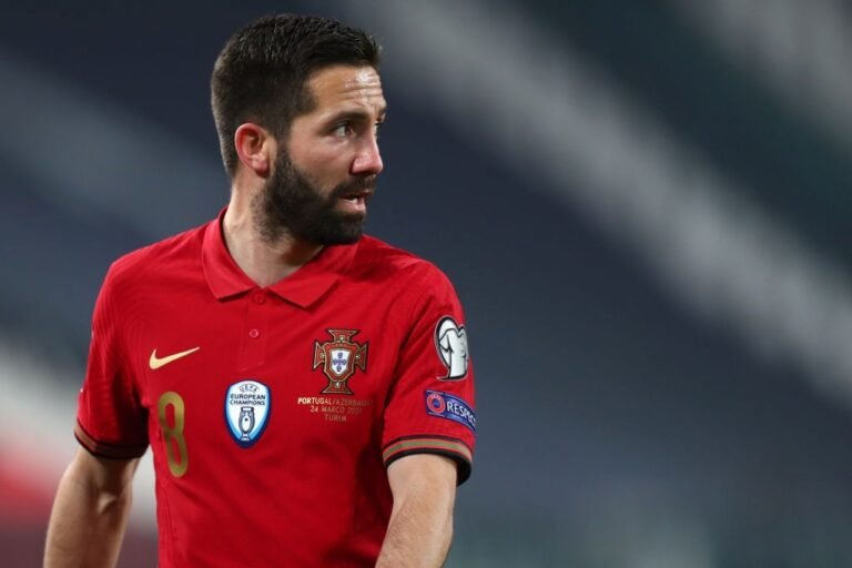João Moutinho não vai jogar contra a Sérvia