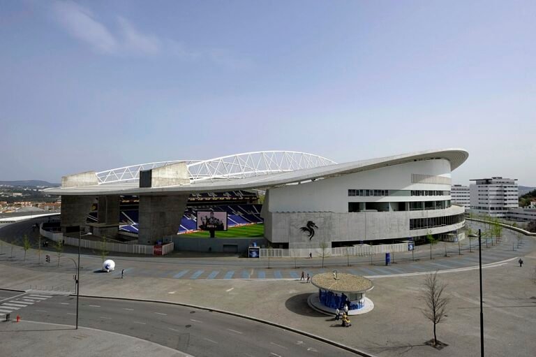 Porto x Chelsea poderá não acontecer no Dragão; já há alternativa