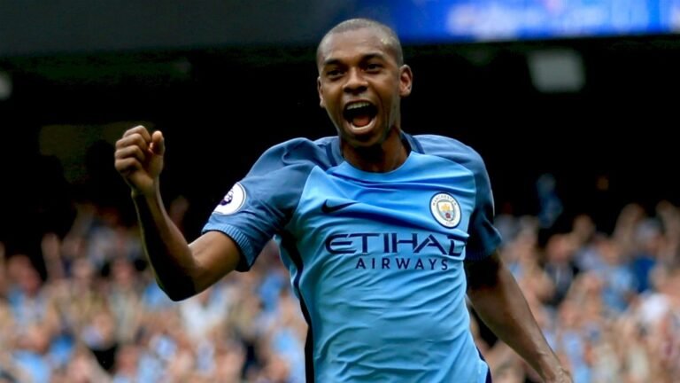 Athletico quer Fernandinho, do Manchester City, no meio do ano