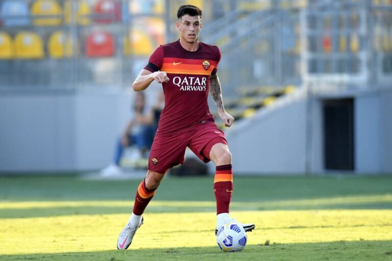 Roger Ibañez renova vínculo com a Roma